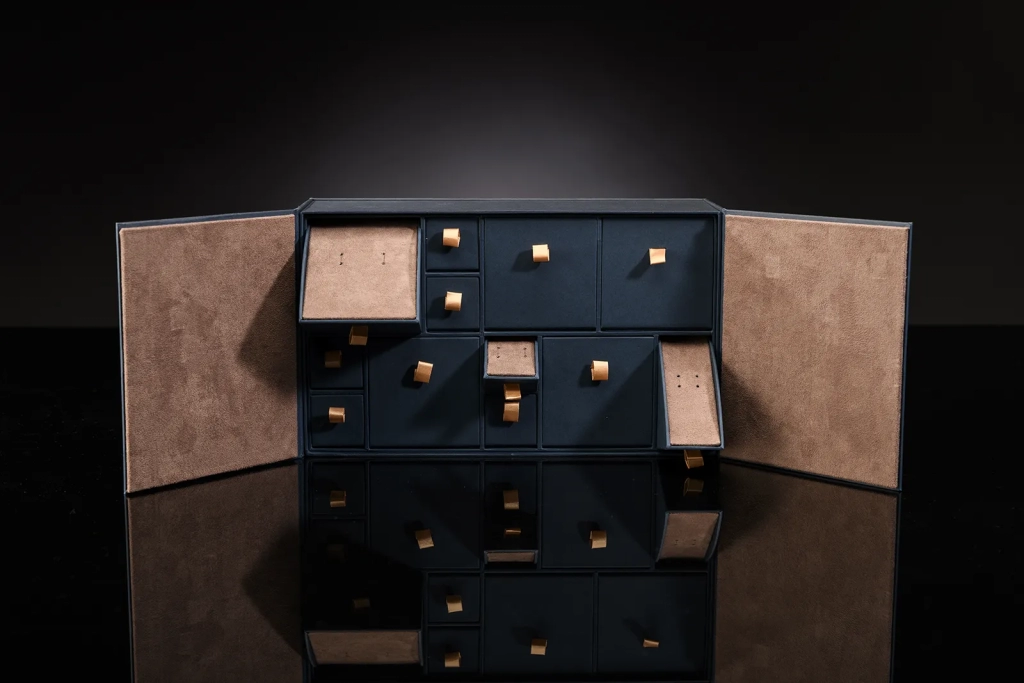 Bespoke luxury jewellery box product packaging — Made by Classic